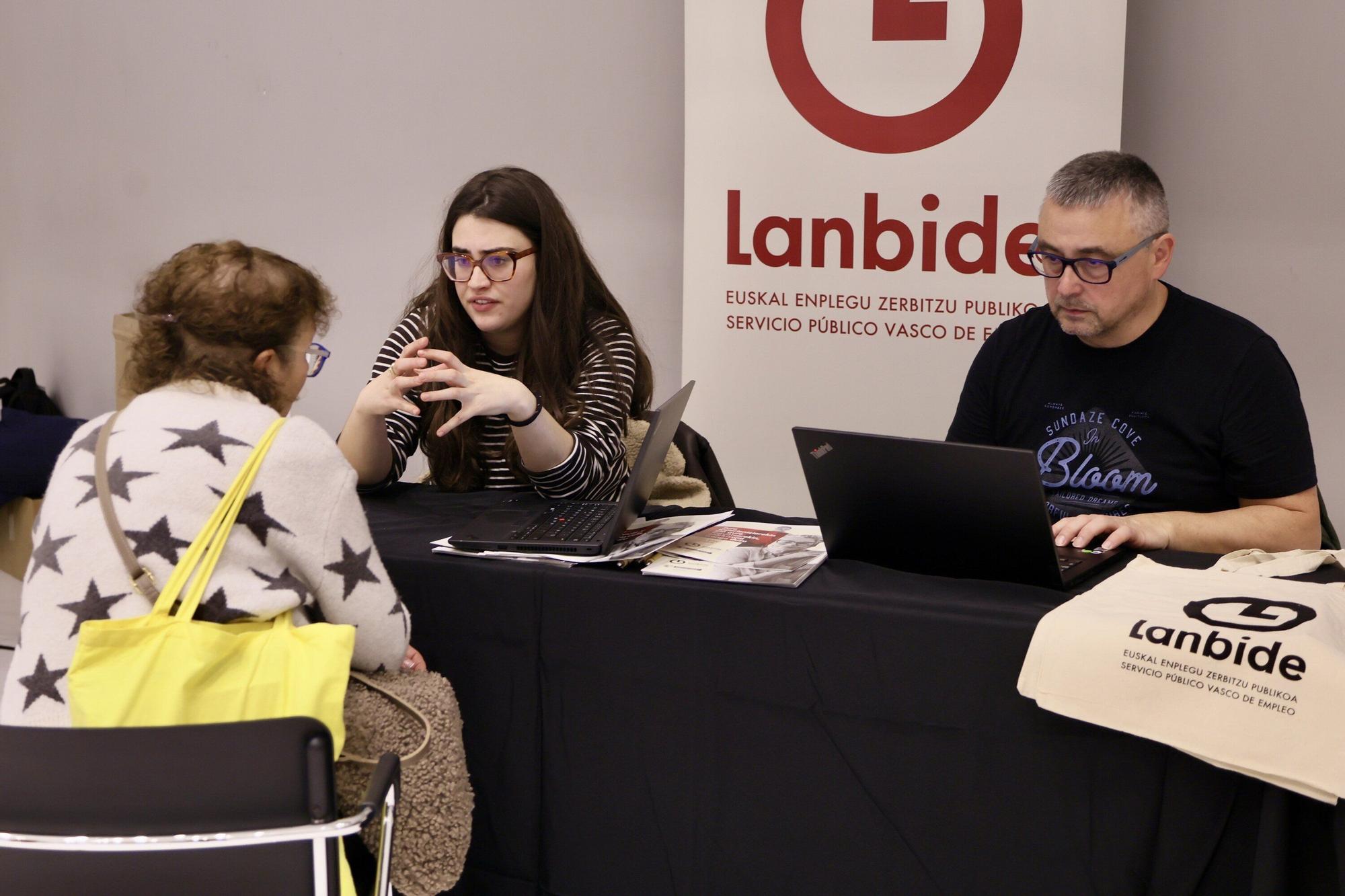 En imágenes: El Europa acoge la Feria de Empleo +45