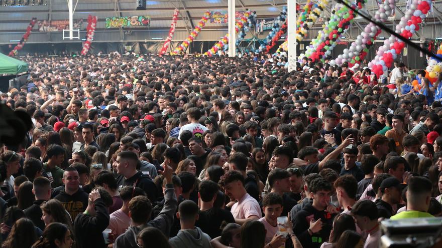 Carpa Universitaria | Bocadillos, conciertos... y ‘mangos’