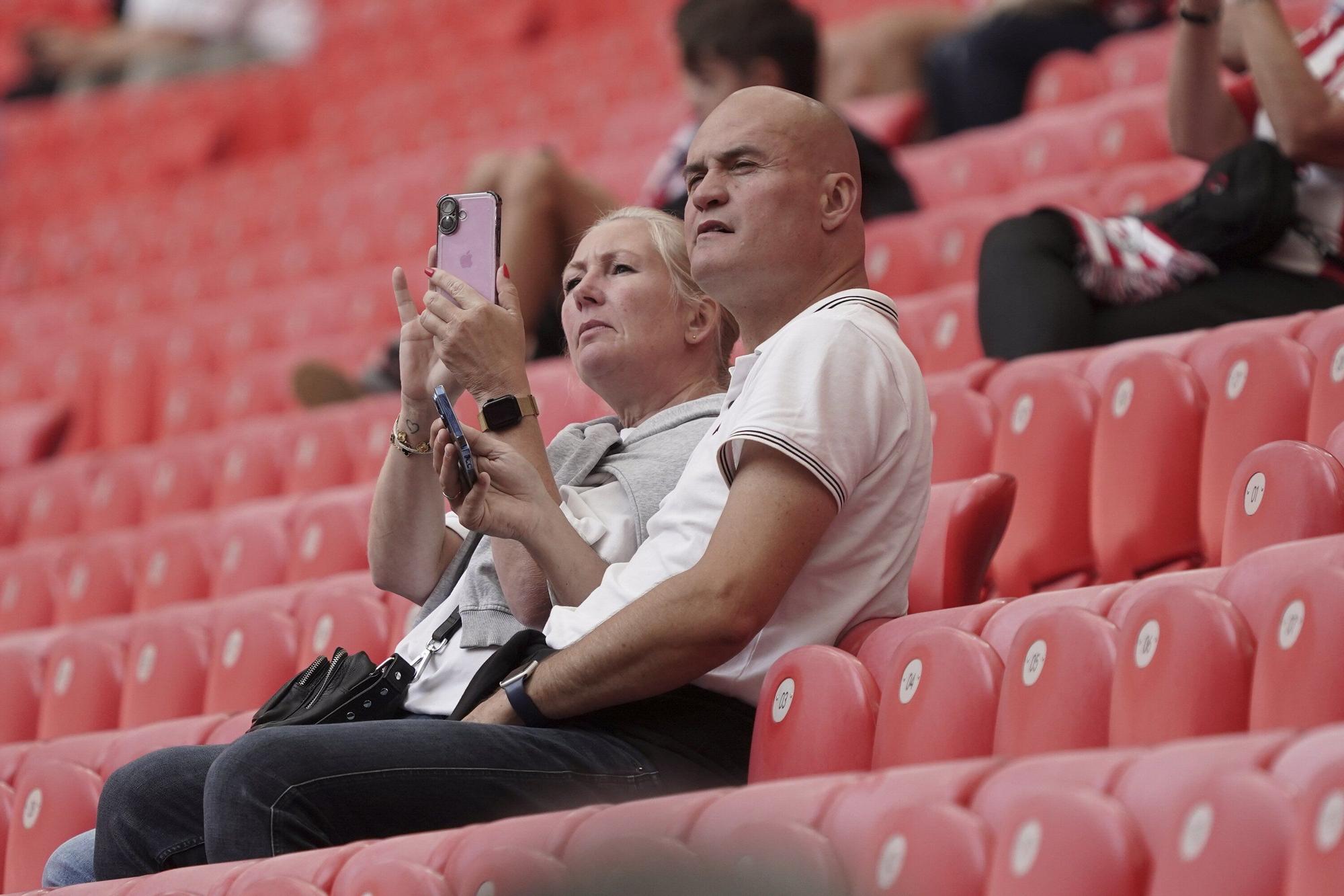 En imágenes: ¿Has estado en San Mamés viendo el Athletic-Alavés? Búscate en nuestra galería