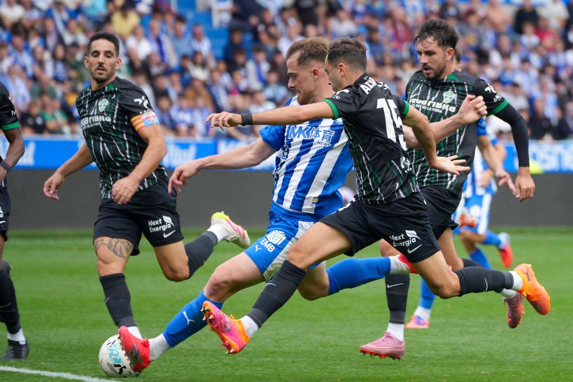 En Imágenes: El Alavés se impone al Elche