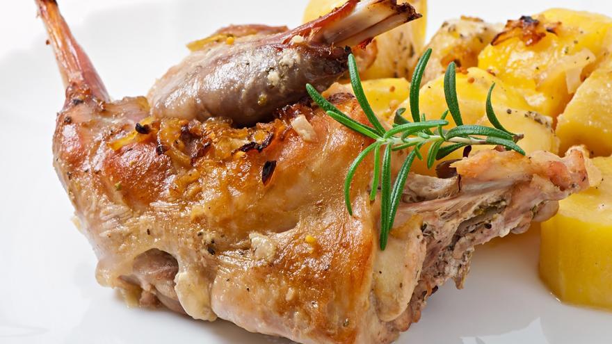 Dos recetas sabrosas con conejo, una carne limpia, cercana y económica