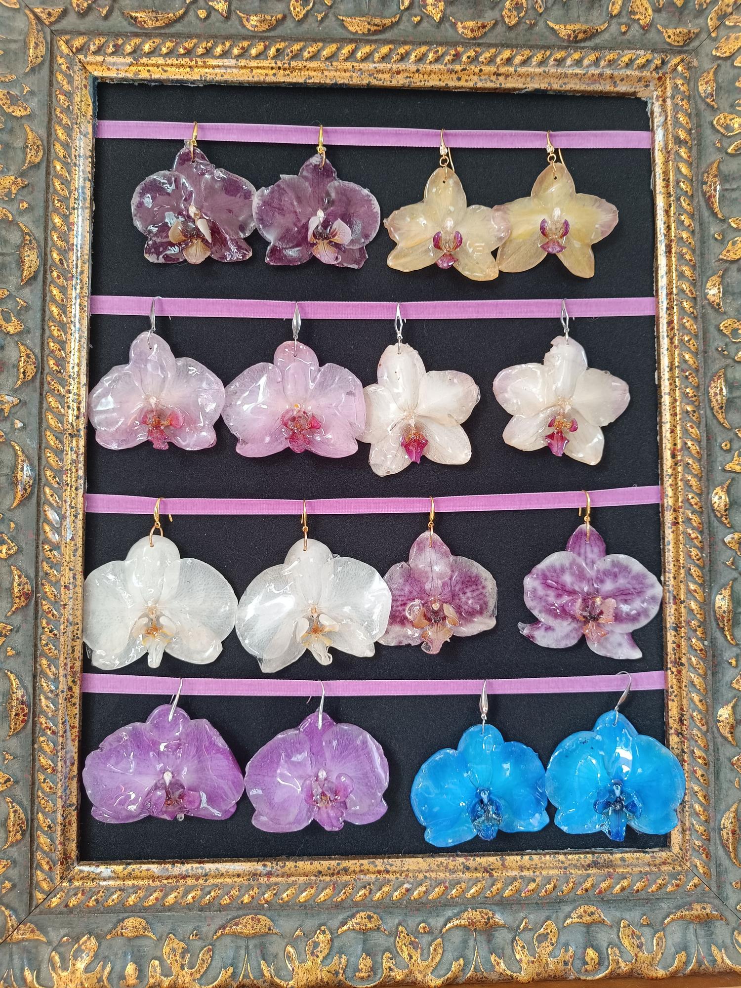 Pendientes de orquídeas naturales.