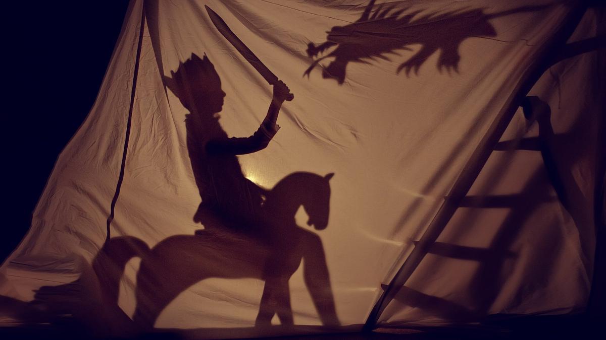 Programa municipal de talleres de teatro en colegios.