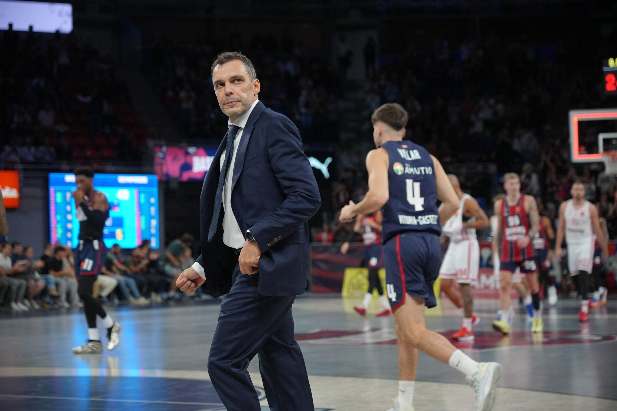 Todas las imágenes del Baskonia - Olympiacos en el Buesa Arena