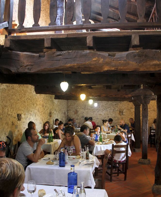 Uno de los comedores del restaurante.