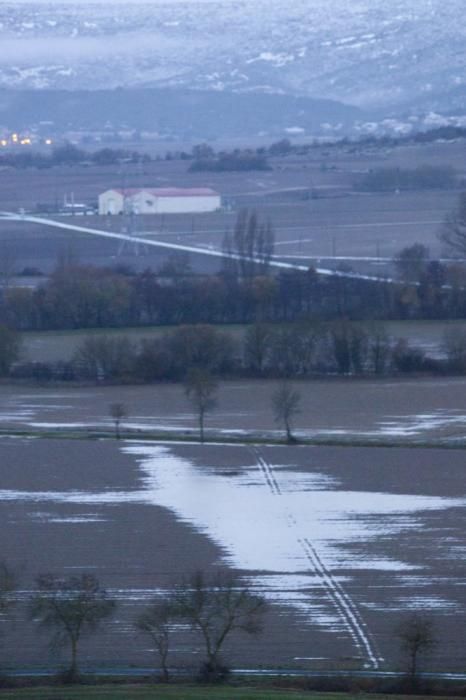 Agua y nieve en Vitoria.