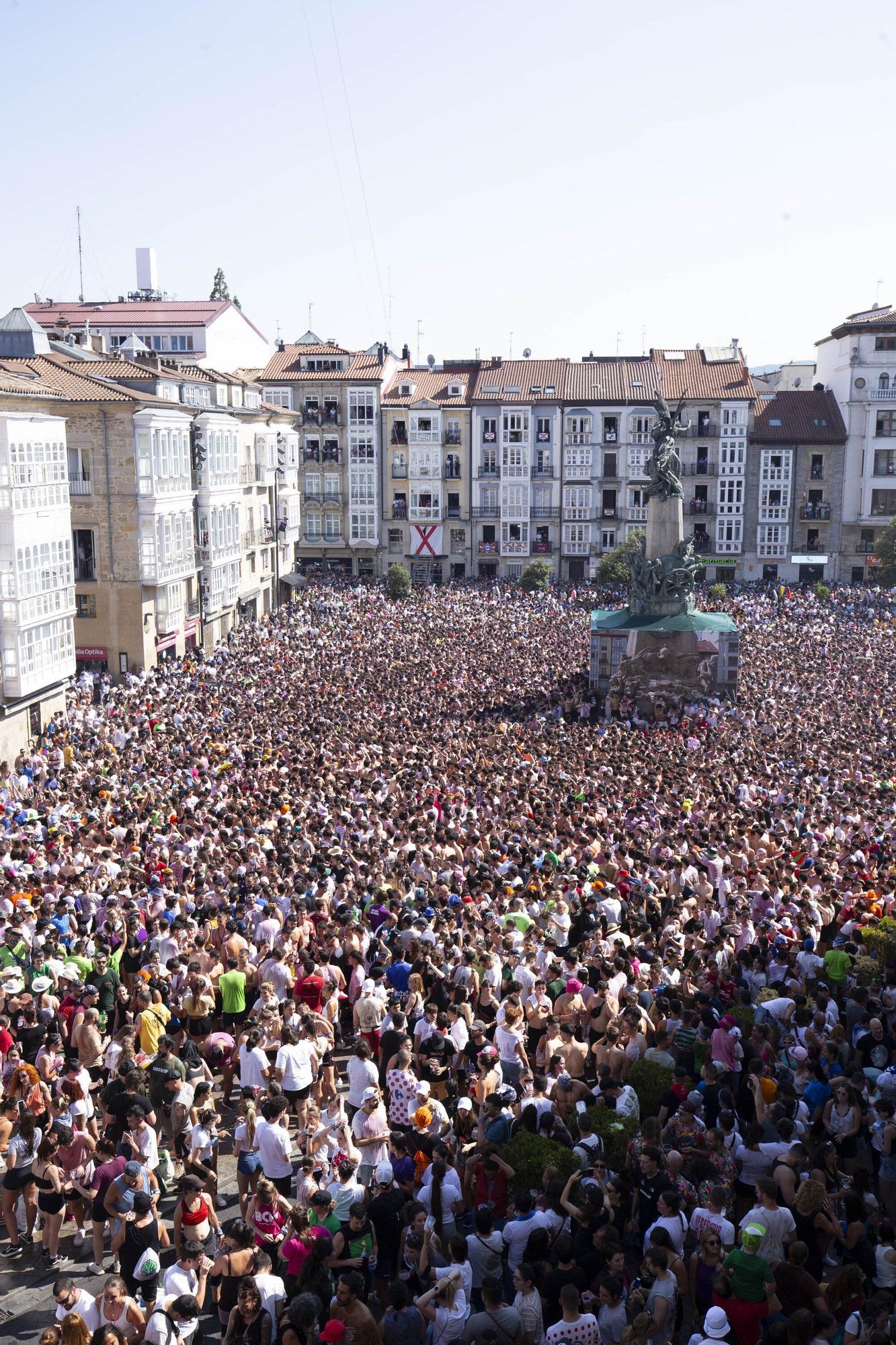 En imágenes: Así ha sido la bajada de Celedón en 2025