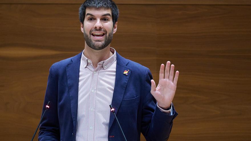 El Parlamento pide hacer efectiva la inclusión de los bebés robados en la ley de víctimas del golpe de 1936
