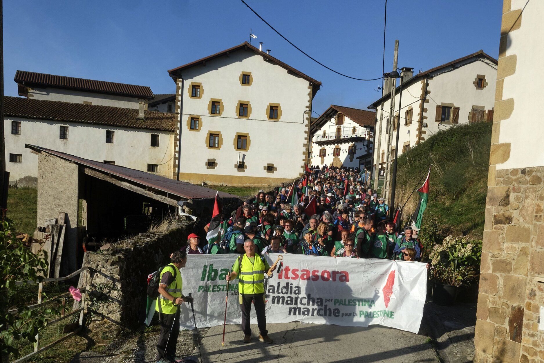 Fotos de la séptima etapa de la marcha propalestina por Navarra, desde Eltzaburu hasta Doneztebe