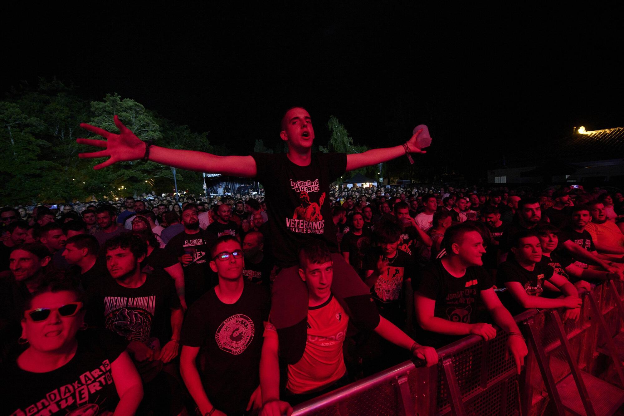 Fotos del primer día del Iruña Rock 2025