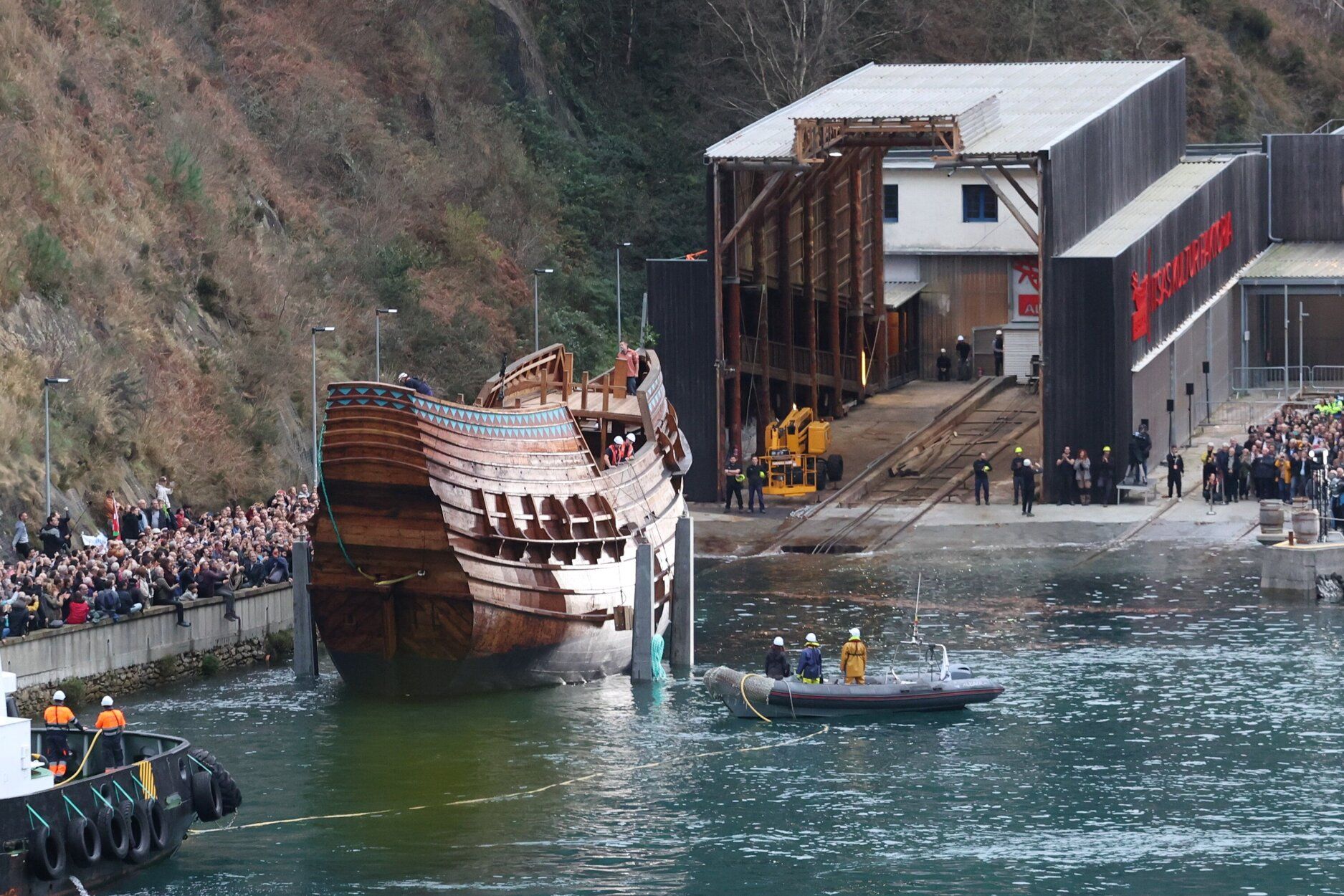 Espectacular botadura de la nao San Juan