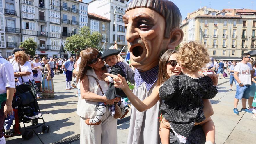 En imágenes: Los txikis se adueñan de su día en las fiestas de La Blanca
