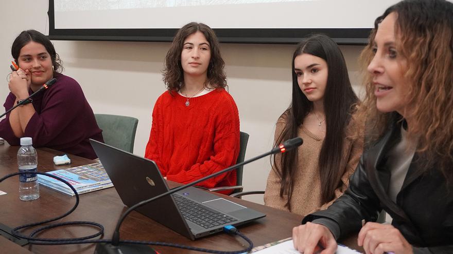 Euskaltzaindia analiza los &quot;apoyos&quot; y &quot;obstáculos&quot; de la juventud de Estella-Lizarra para expresarse en euskera