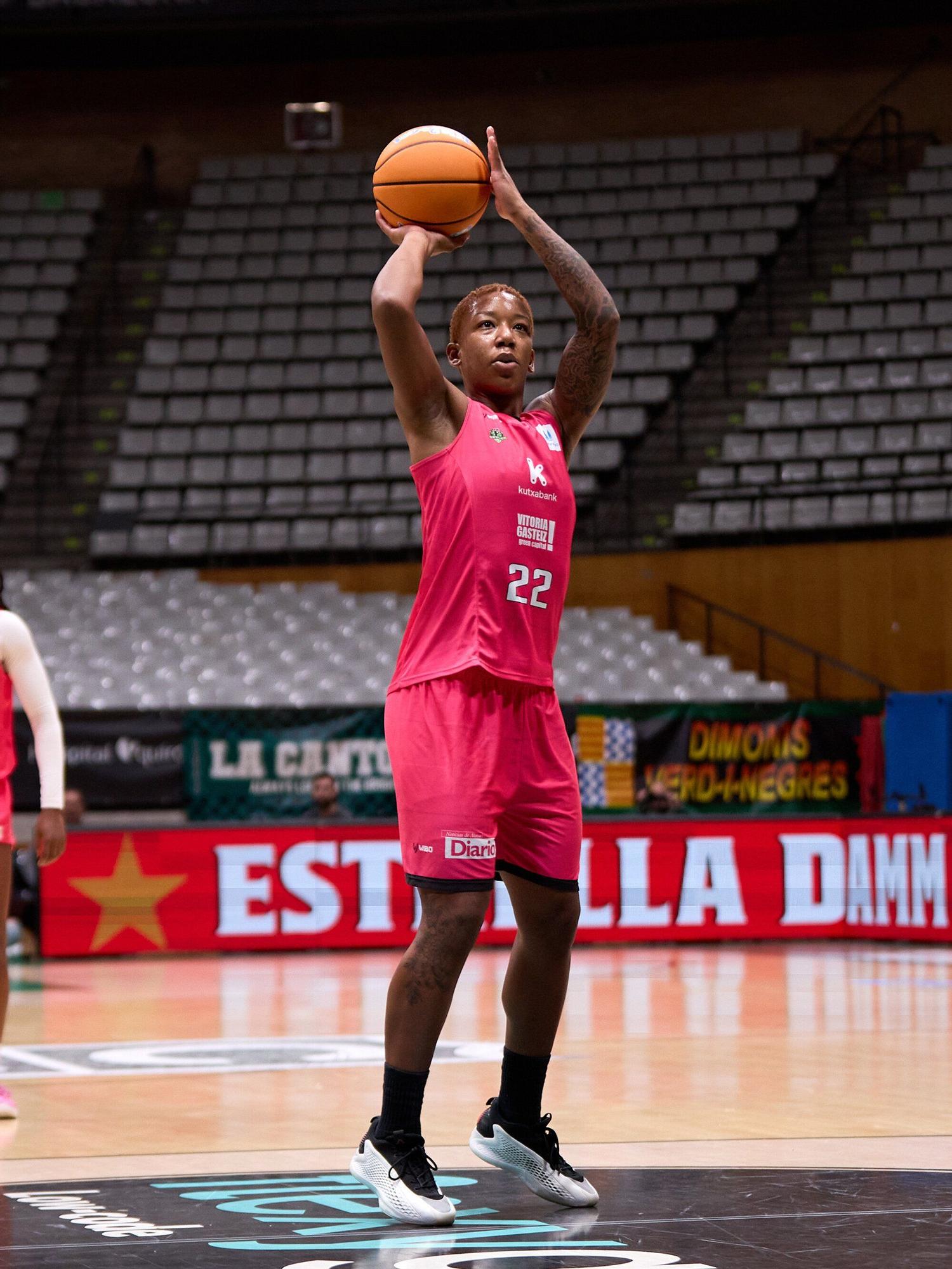 En imágenes: Ambientazo en el Araski - Club Joventut Badalona  (¡Búscate en las fotos!)