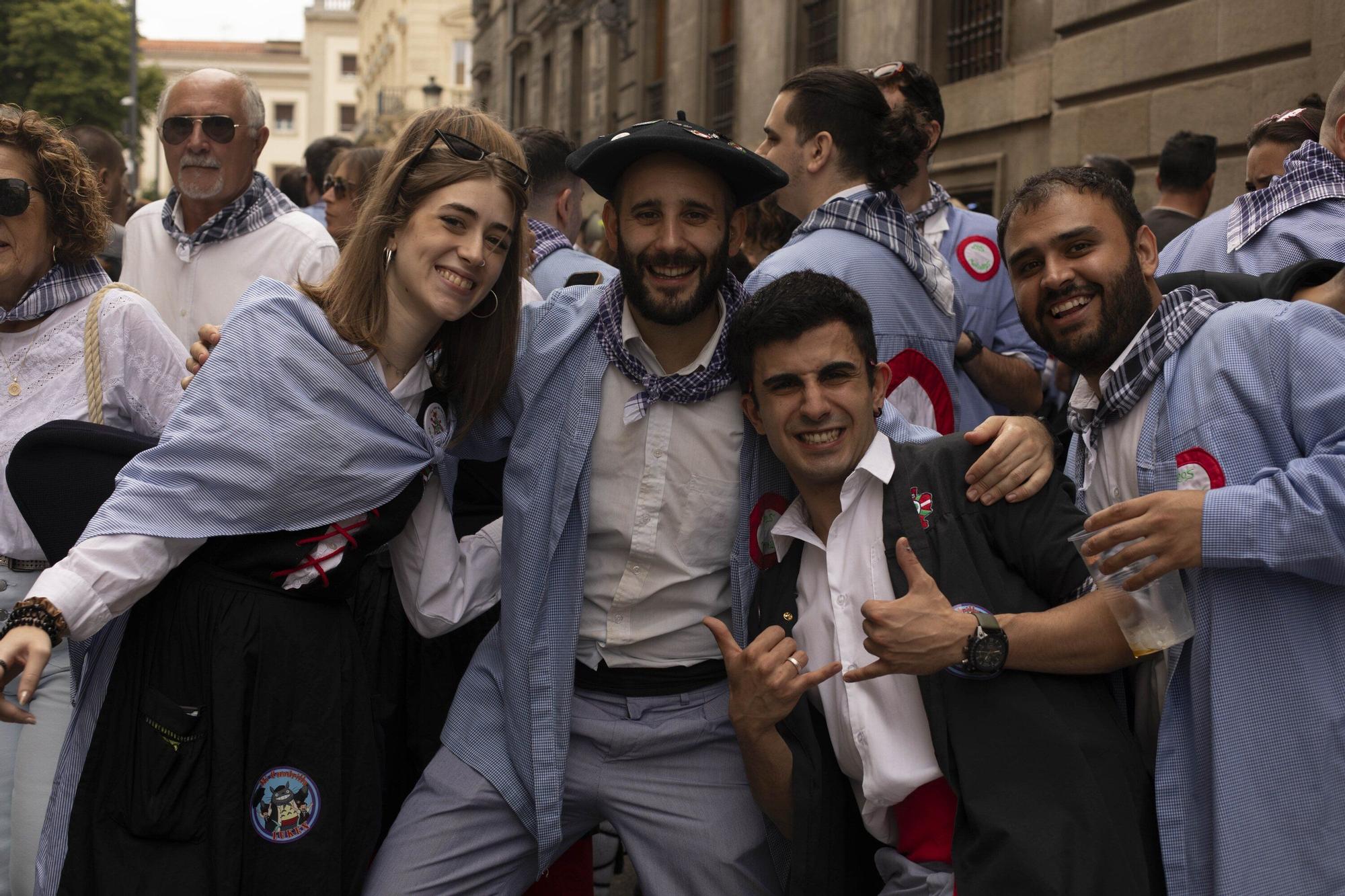En imágenes: Blusas y neskas disfrutan de Santiago