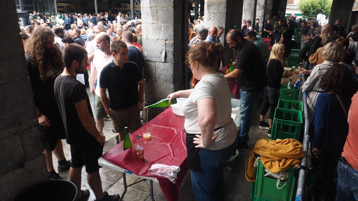 La plaza se convertirá en un hervidero de gente atraída por el reclamo de la sidra.