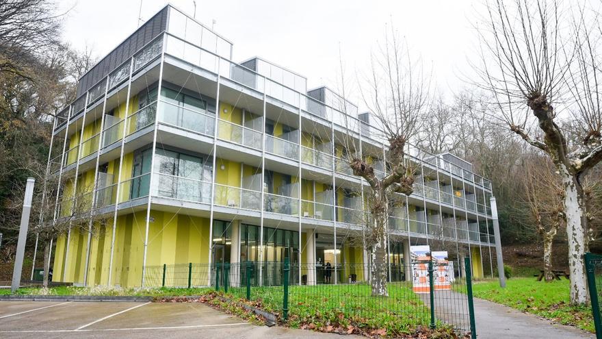 Detenido tras abandonar a su hijo menor en un centro de acogida de Donostia