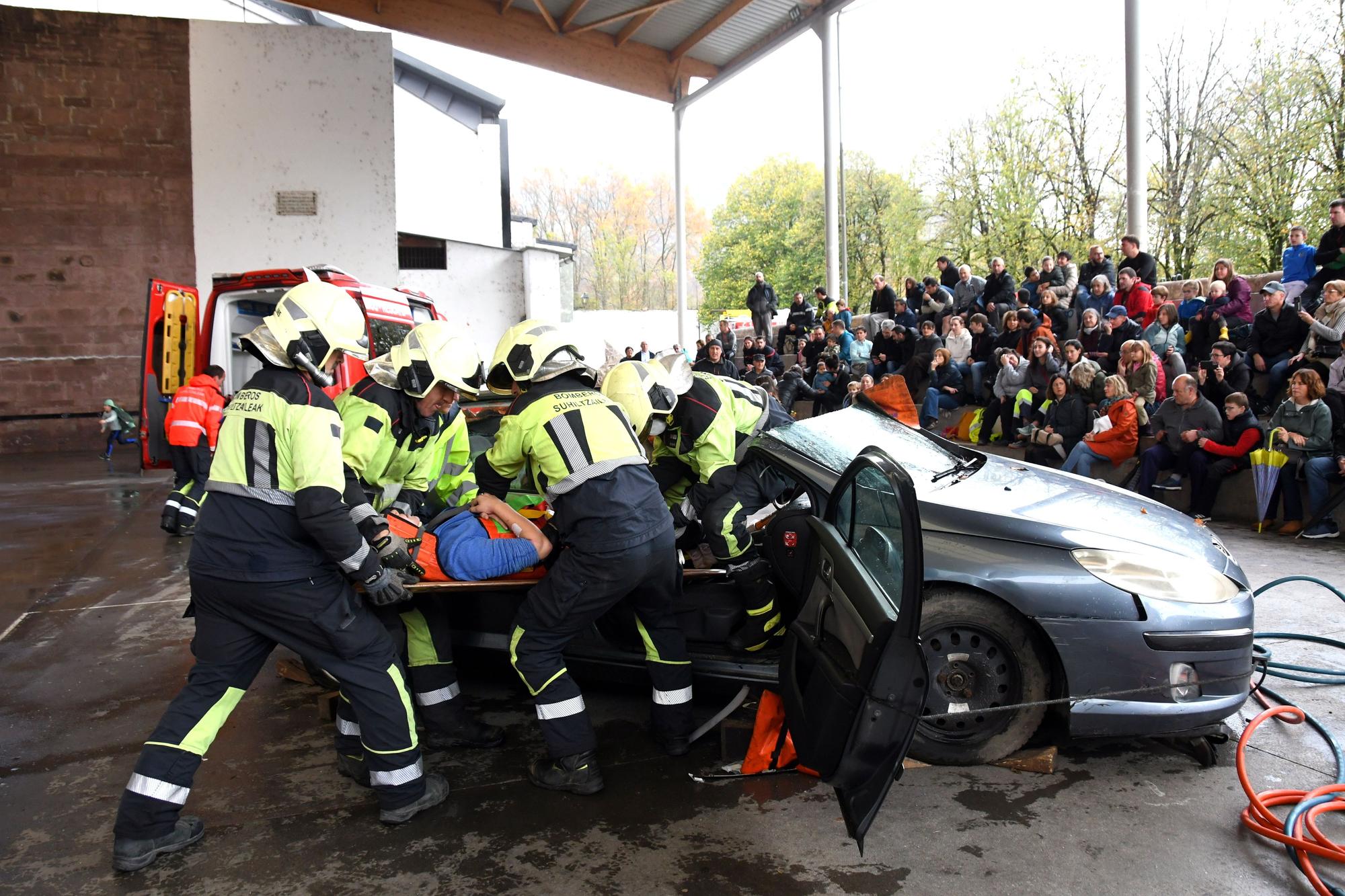 Las sirenas rompen el silencio de Elizondo