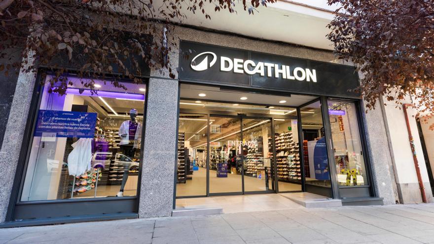 Decathlon tiene la mochila ideal para viajes y escapadas: comodidad y espacio por solo 25 euros