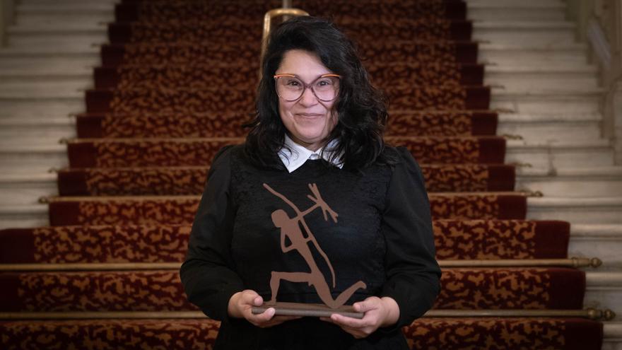 Elma Correa, escritora: “El verano termina donde acaba la inocencia”