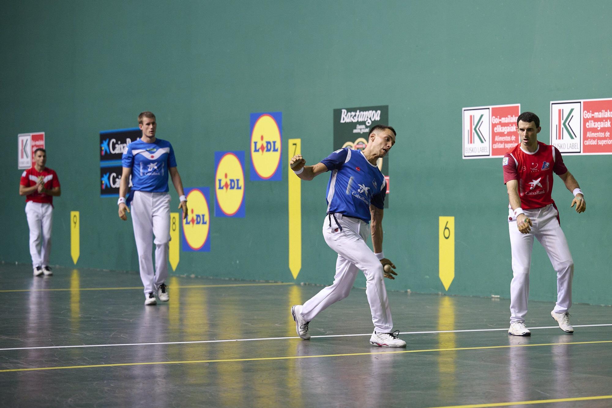Javier Zabala y Jon Mariezkurrena, campeones del Masters CaixaBank ante Altuna III e Imaz en el Navarra Arena.