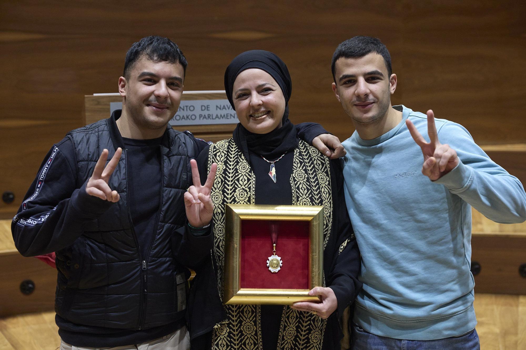 Fotos de la entrega de la Medalla de Oro del Parlamento de Navarra