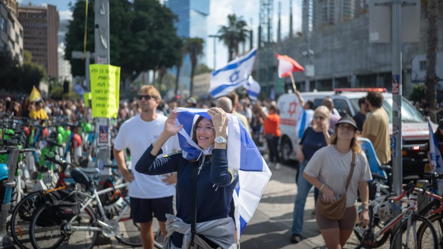 En imágenes | Los familiares de los rehenes israelíes celebran su liberación