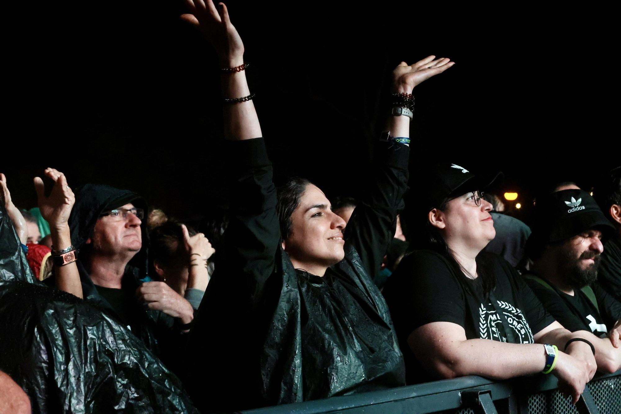 En imágenes: así están siendo los conciertos de este sábado del Azkena Rock Festival