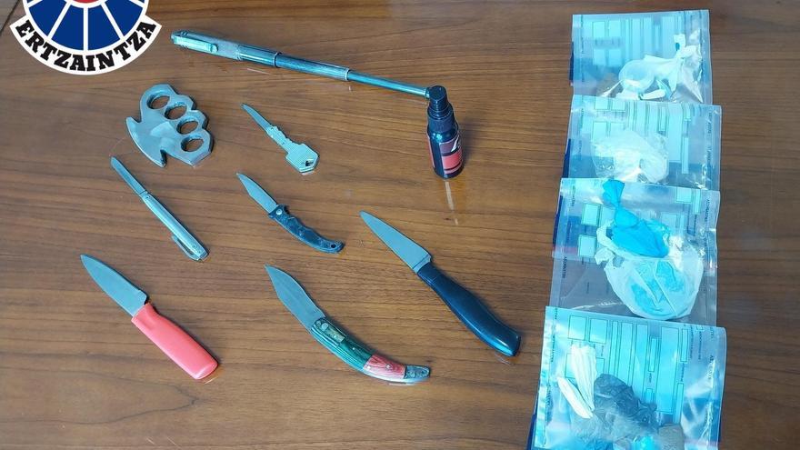 Retiran nueve armas en las inmediaciones de una discoteca de Ugao-Miraballes