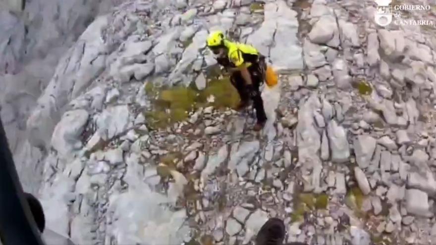 Rescatado en helicóptero un navarro de 28 años indispuesto en una ruta en Picos de Europa