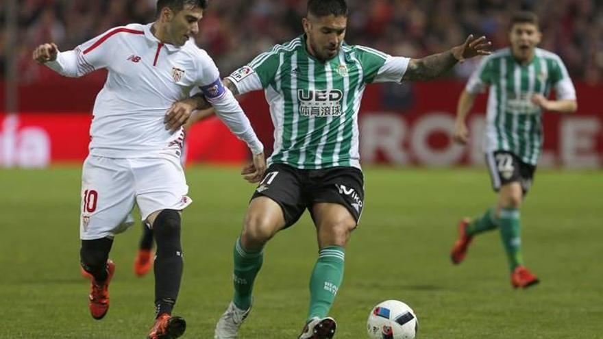 El Sevilla se pasea ante el Betis y se mete en cuartos por la puerta grande (4-0)