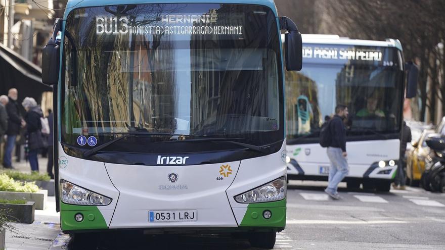 La Diputación comienza a utilizar autobuses articulados en las líneas BU12 y BU13 en Astigarraga y Hernani