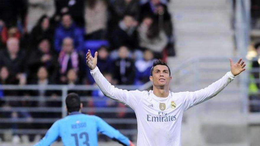 El Real Madrid coge algo de moral en Ipurua