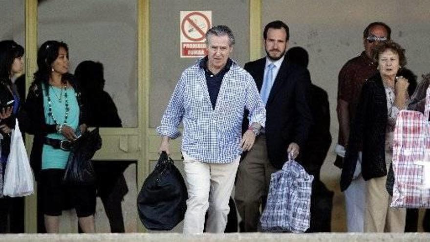 Miguel Blesa, expresidente de Caja Madrid, a su salida de la prisión madrileña de Soto del Real.