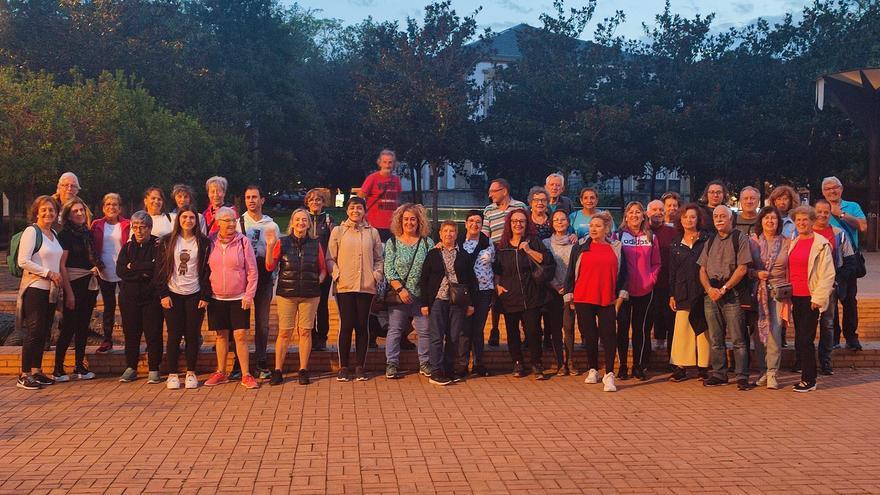 El grupo de los 10.000 pasos se hace mayor en Vitoria y cumple dos años