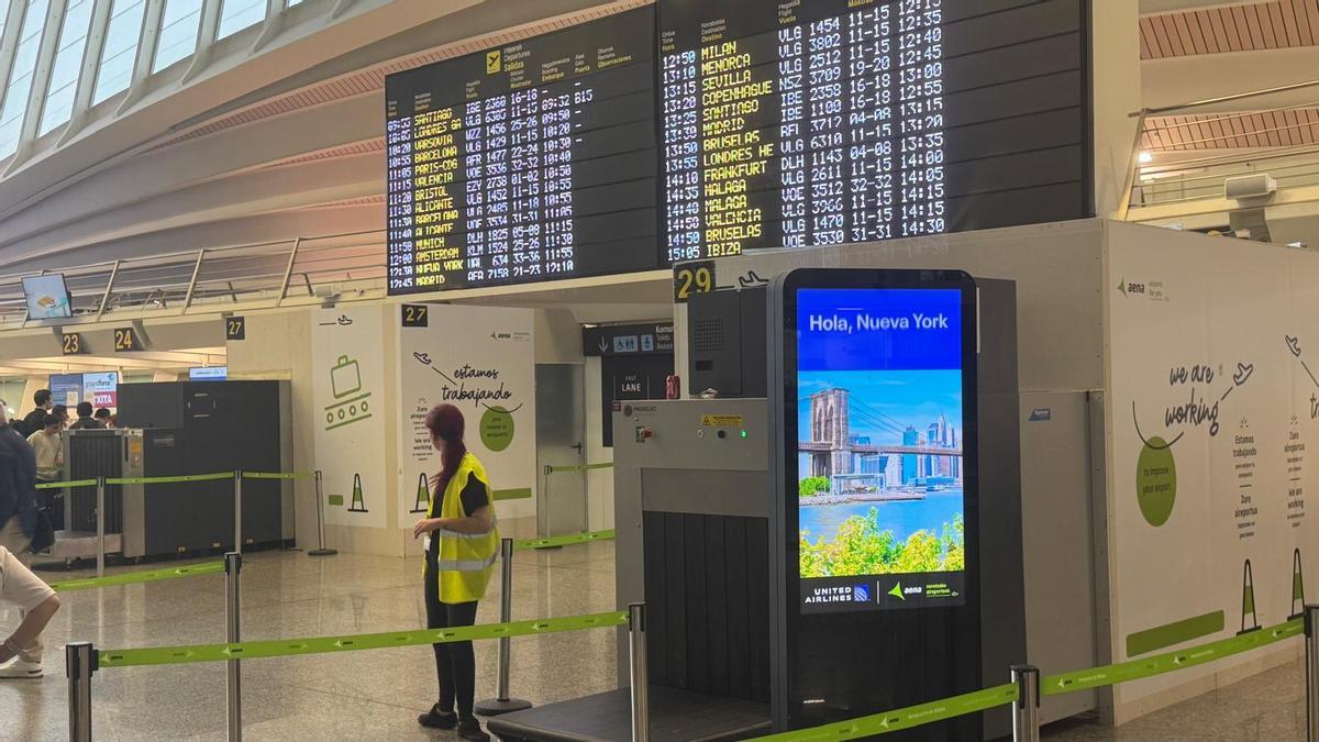 El primer vuelo procedente de Nueva York ha aterrizado este domingo en Loiu