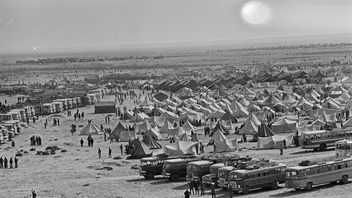 Concentración de marroquíes durante la Marcha Verde en 1975.