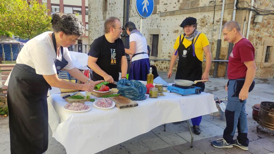 En imágenes: San Miguel al marmitako en Zalla