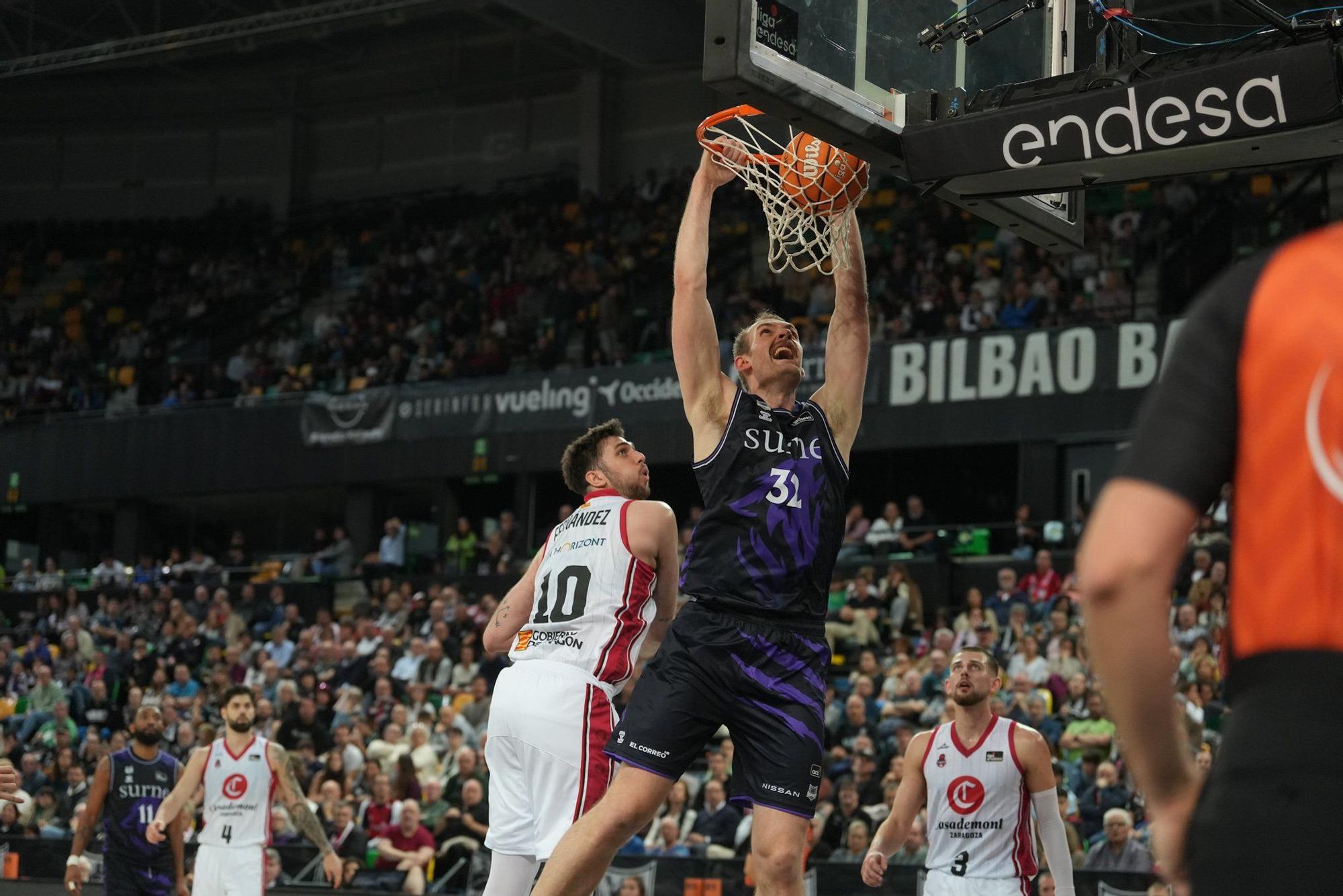 En imágenes: el Surne Bilbao Basket arrolla sin piedad al Zaragoza