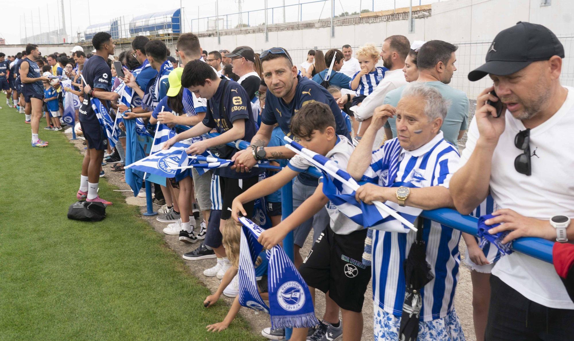 En imágenes: Una afición entregada al Alavés