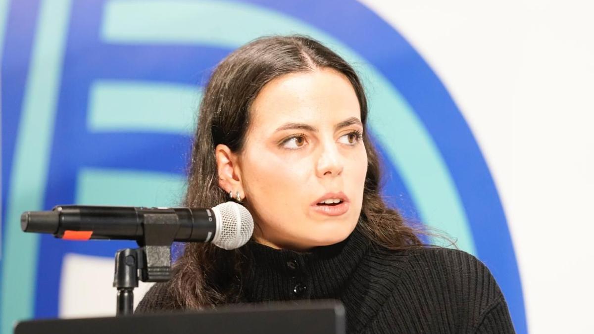 Iratxe Reparaz Azokako irudigintzari buruzko solasaldian.