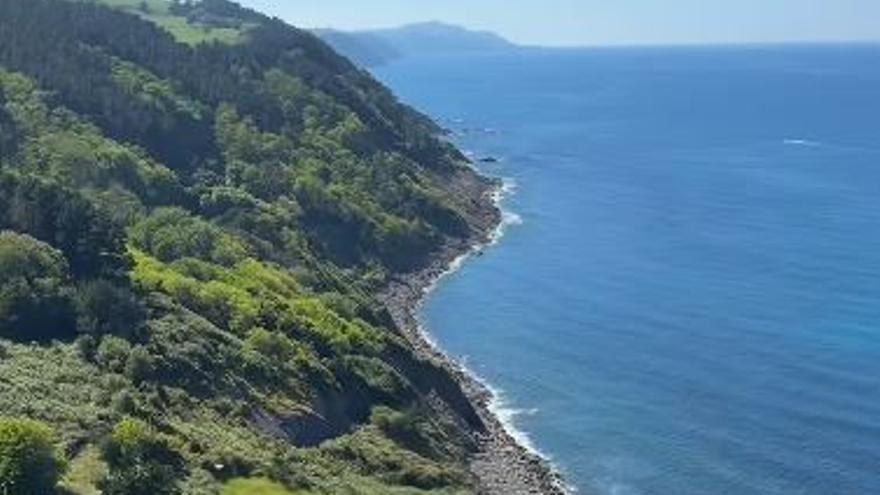 Acantilado de la ruta Deba-Zumaia