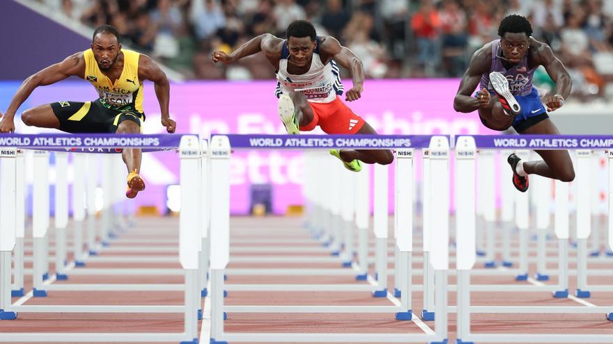 El joven estadounidense Ja'Kobe Tharp destroza el récord mundial de 110 metros vallas