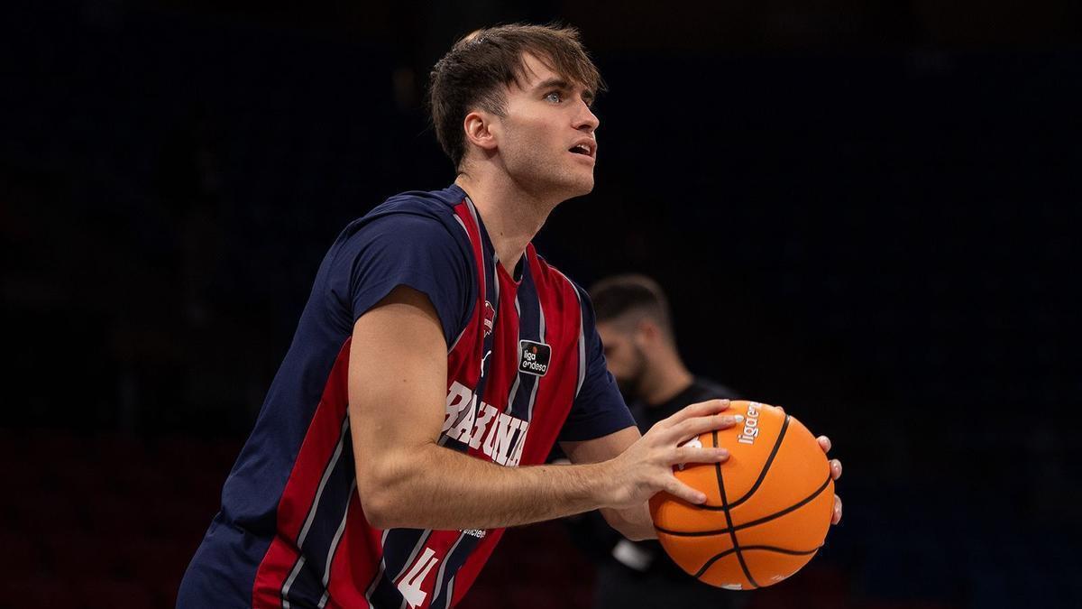 Rafa Villar, durante un calentamiento de pretemporada.