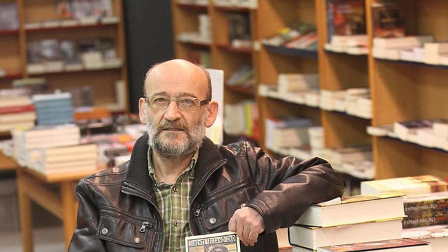 En 'A lomos del miedo', Bixente Serrano Izko ensaya sobre la idea de