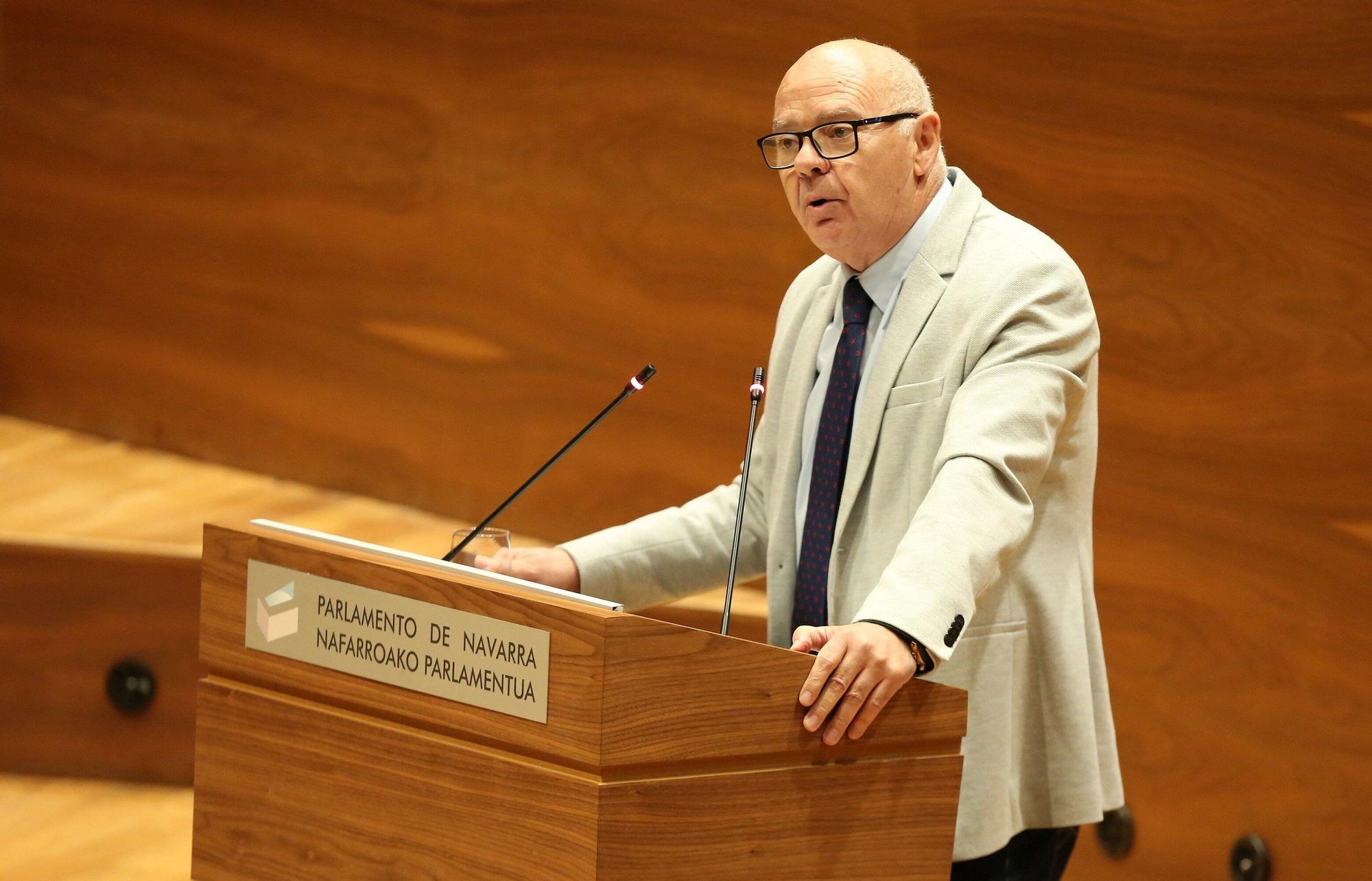 Fotos del pleno del Parlamento de Navarra del 9 de octubre