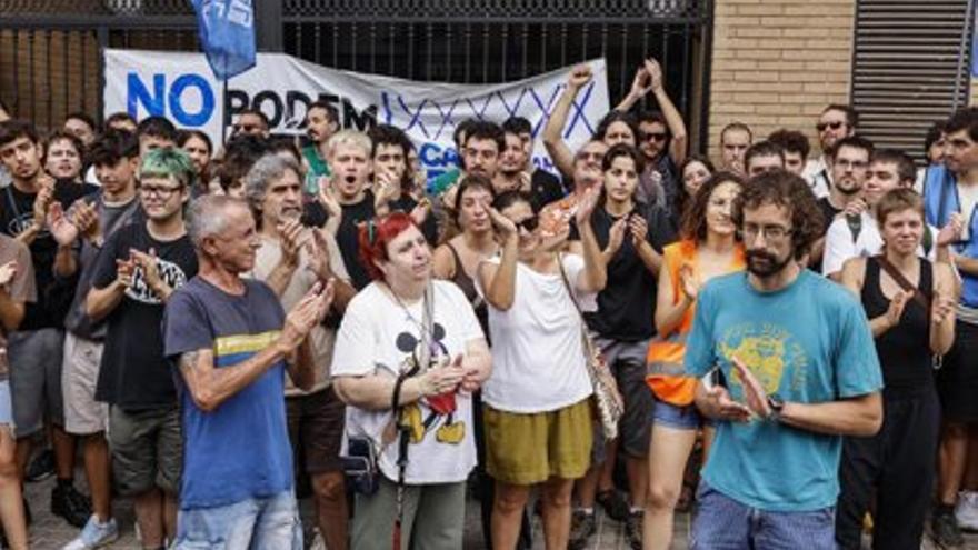 Paralizado diez días el desahucio de Daniel, el físico de la UV: "Hay esperanza"