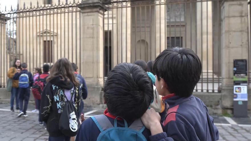 De los orígenes romanos al álbum de cromos: así descubren Pamplona los estudiantes de Primaria