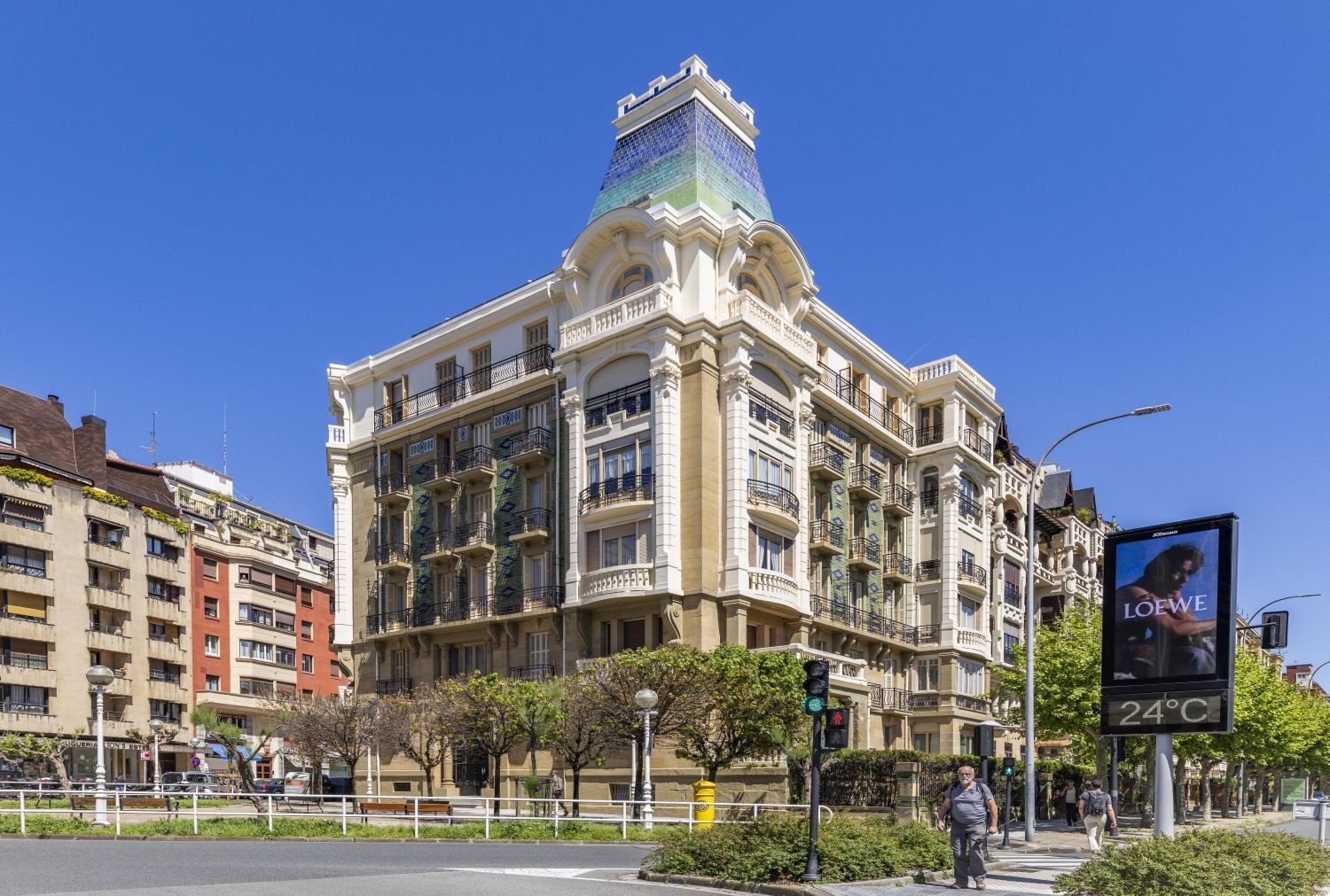 Magnífica propiedad en venta ubicada en un edificio señorial, situada en una de las zonas más elegantes del céntrico barrio de Gros
