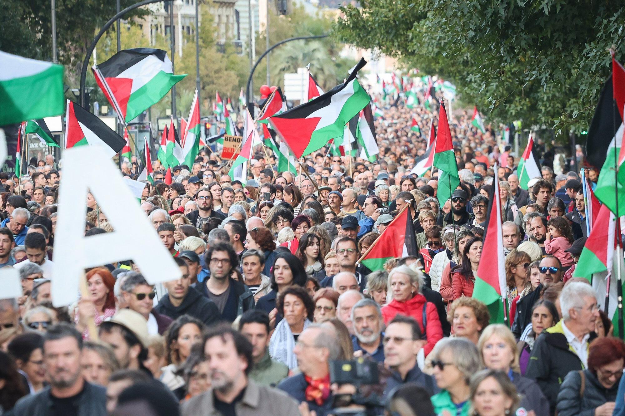 La voz de Hind Rajab | Fotos de la marcha en apoyo a Palestina en Donostia - San Sebastián